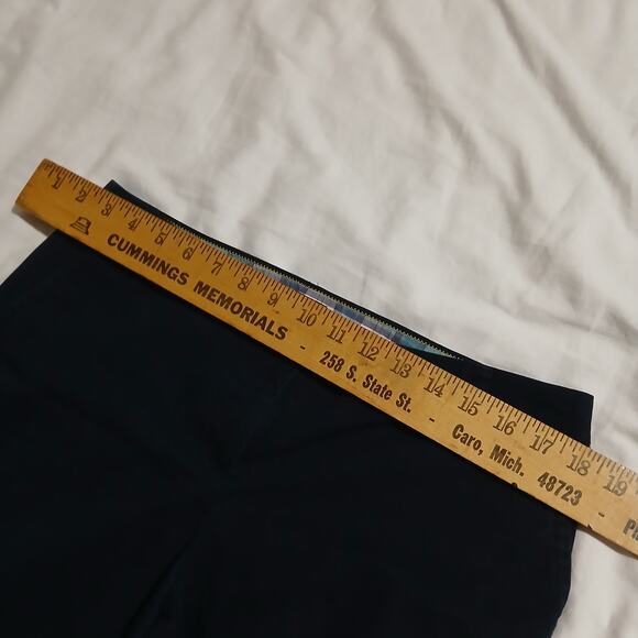 J Crew 8 CITY FIT Navy blue cotton spandex blend cuffed hem capri length - Picture 8 of 9